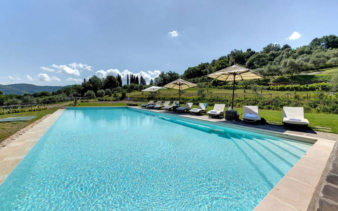 Panzano in Chianti Apartment | 1180 m² Apartment ∙ 18 bedrooms ∙ 37 guests