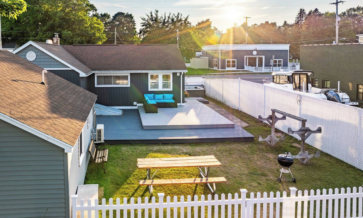 Arcadia House | 3 Bedroom House/Arcadia Resort/BBQ/HOT TUB/SAUNA