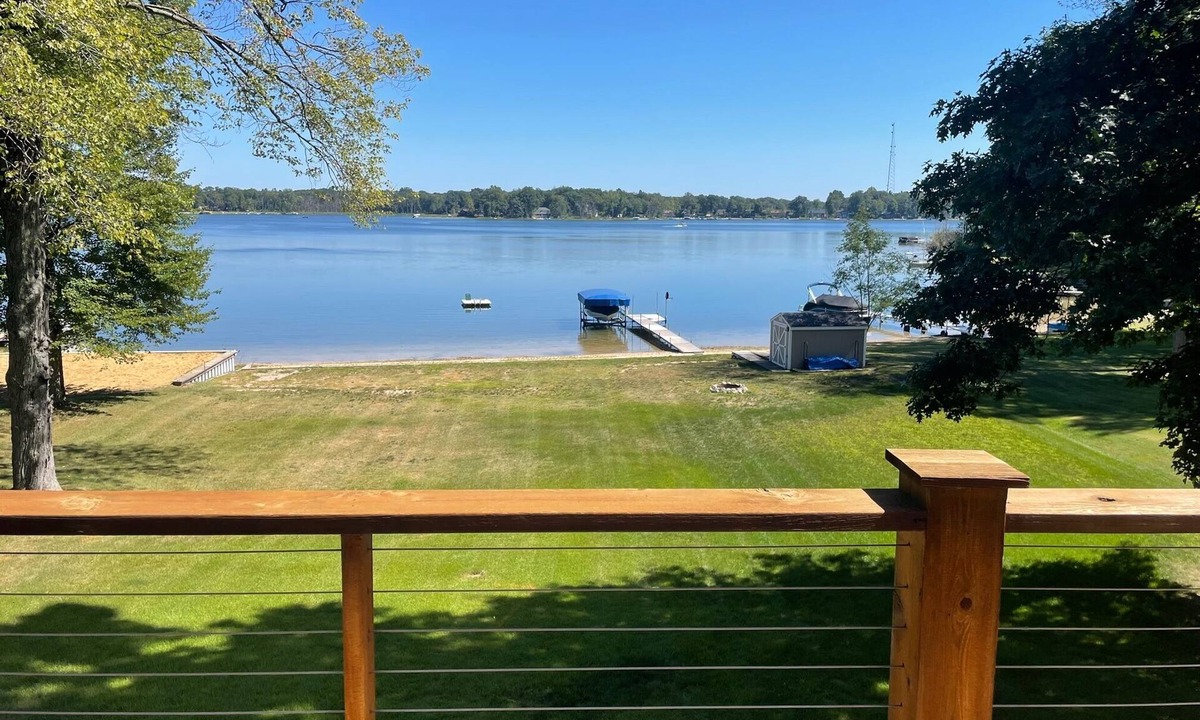 Lawrence House | 5 Bedroom House on All Sport Lake Cora with Dock & Swim Platform that sleeps 12!