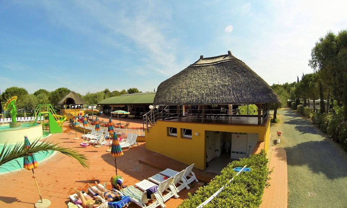 Marina di Bibbona House | Beautiful apartment in villa for 6 people with pool, A/C, terrace and pets allowed