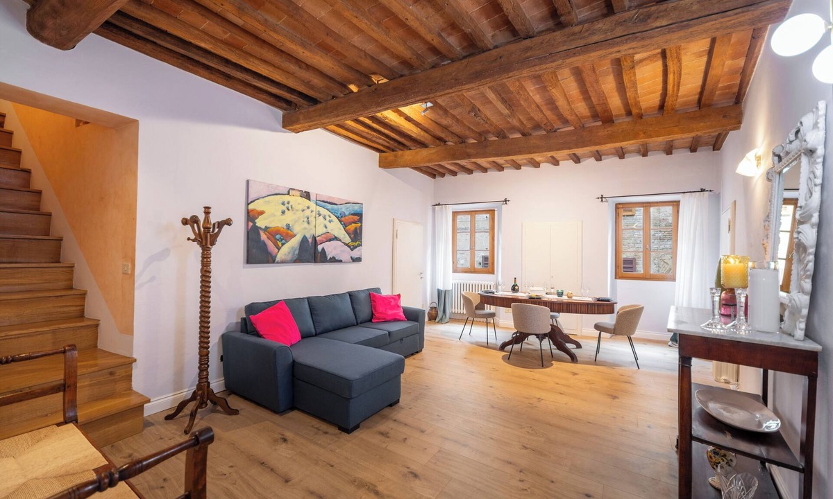 San Gimignano City Centre Apartment | Casa Bardi Luxury Apartments with parking in San Gimignano Italy