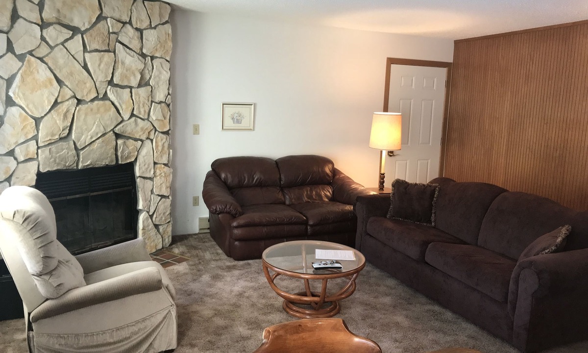 Wakefield Apartment | Clean, Comfortable and Quiet Condo at the base of Jackson Creek Summit