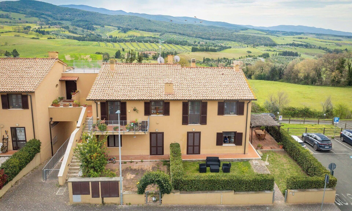 Casale Marittimo Apartment | Cosy apartment for 4 guests with WIFI, A/C, TV, terrace, pets allowed and panoramic view