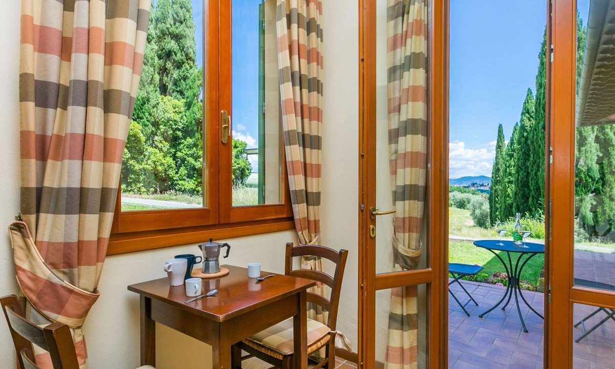 Cerreto Guidi Apartment | Cosy apartment for 4 guests with A/C, WIFI, pool, TV and pets allowed