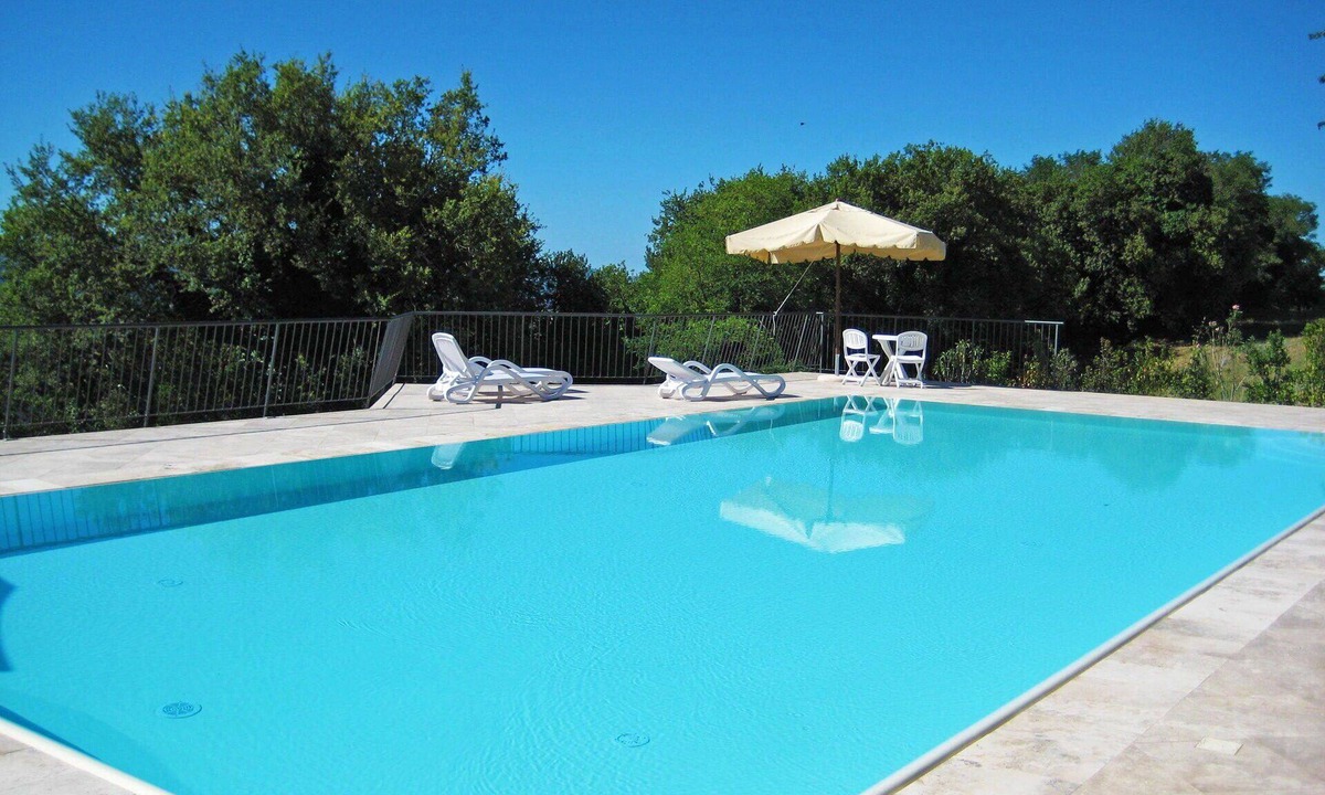 Volterra Apartment | Cosy apartment for 4 people with pool, WIFI, TV and pets allowed, close to San Gimignano