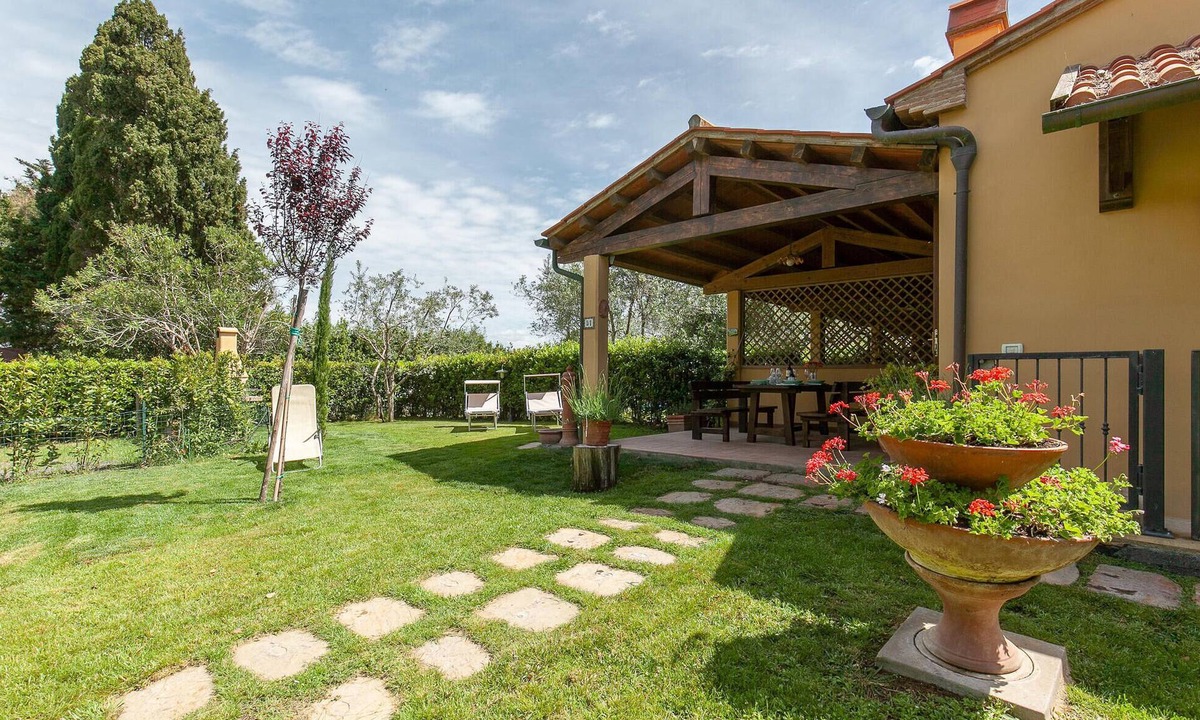 Cecina House | Cozy home in Cecina Marina with WiFi