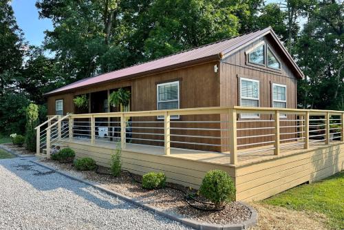 Marion House | Cozy Lake of Egypt Cabin & Pond