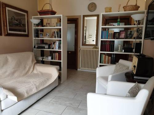 Fornole House | DUETERRE Room & Host