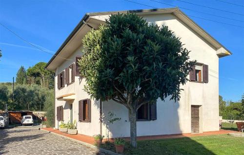 Lari House | Gorgeous Home In Lari With House A Panoramic View