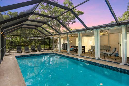 Sarasota Springs House | Highland Cove Hideaway
