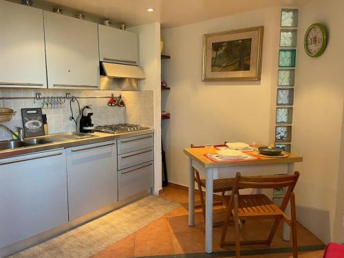 Castel del Piano Apartment | La casina nel centro storico di Castel del Piano