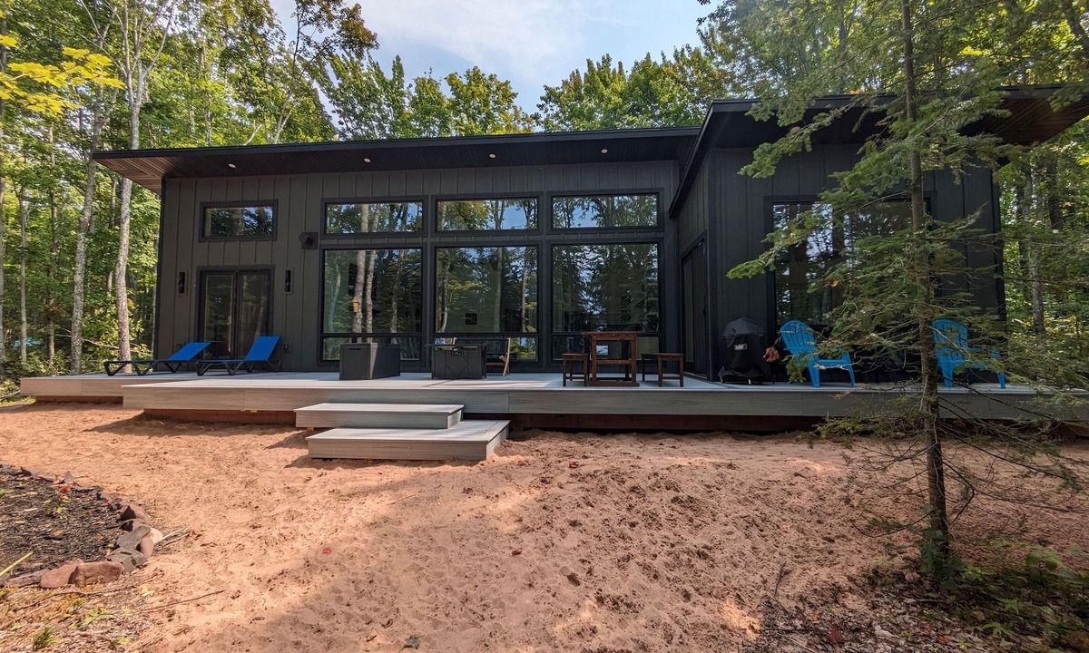 Ontonagon House | Lake Superior Beach with Porcupine Mountain Views