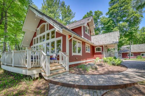 Channing House | Lakefront Michigan Retreat w/Private Dock