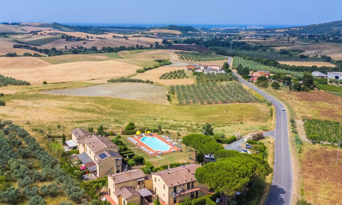 Castellina Marittima Apartment | Lovely apartment for 2 guests with pool, A/C, WIFI, TV, balcony and pets allowed
