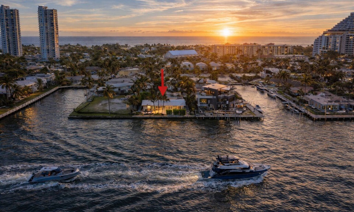 Dolphin Isles House | Luxury Intracoastal Home, Heated Pool, Walk to Beach, Yacht Views, Restaurants.