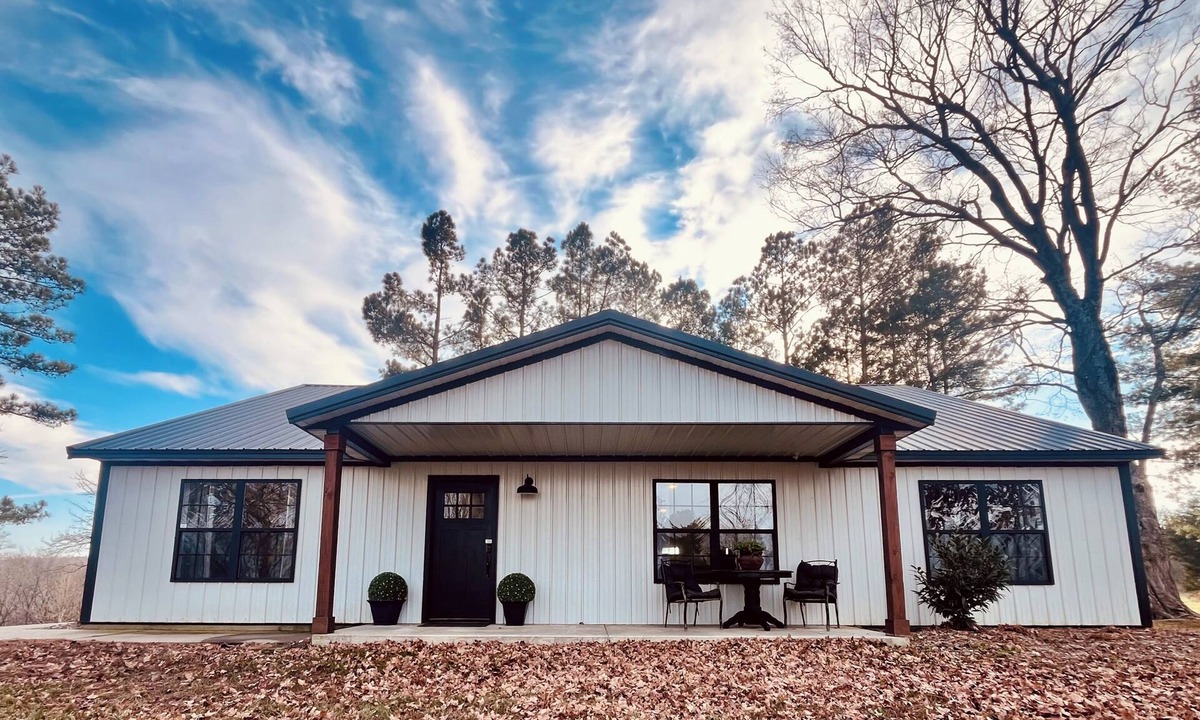 Makanda Cabin | NEW! The Blue View Cabin - A Winery and Outdoor Recreation Get Away