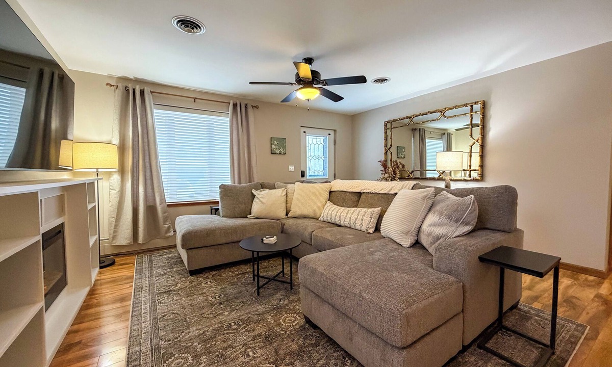 North Tonawanda House | Niagara Retreat btwn Niagara Falls and Buffalo, 3 bed/2bath, patio, arcade games