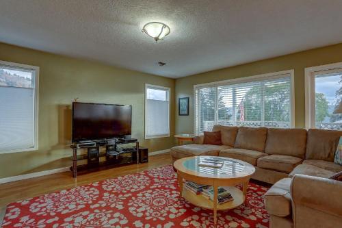 White Salmon House | Northern Lights