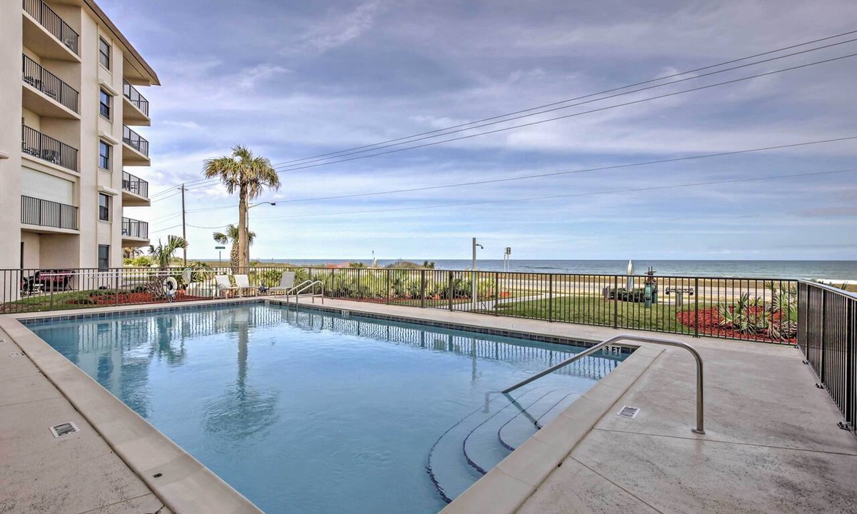 Ormond-by-the-Sea Condo | Oceanfront Ormond Beach Condo w/Pool Access!