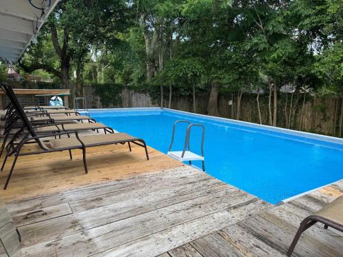 Mobile House | Private Pool & Yard Mins to Dining & University