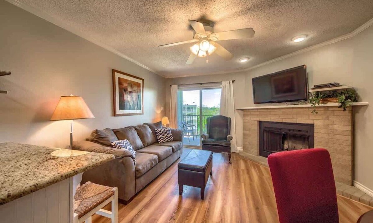 New Braunfels Condo | RRC A203 Sweet Retreat On The Comal