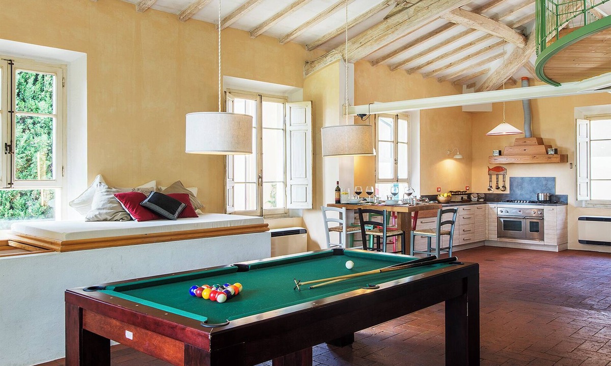 Marti Apartment | Rural Loft in Pisa Province with Magnificent views over surrounding Tuscany