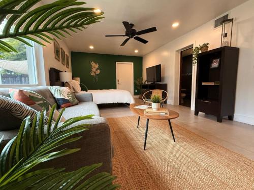 West Little Havana Apartment | The Miami Tropic Suite - Private Stay with Free Parking in the Heart of Miami