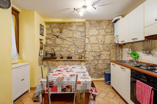 Grotte di Castro Apartment | The Stone House Historic Center