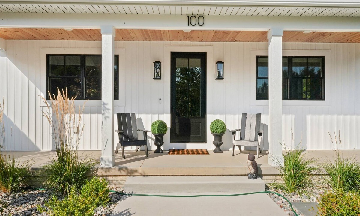 Leland House | TLC Cottage in Leland - New- sleeps 12!