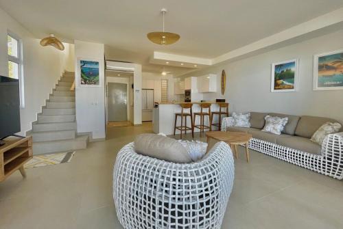Paea Apartment | White Sand Villa - infinity pool