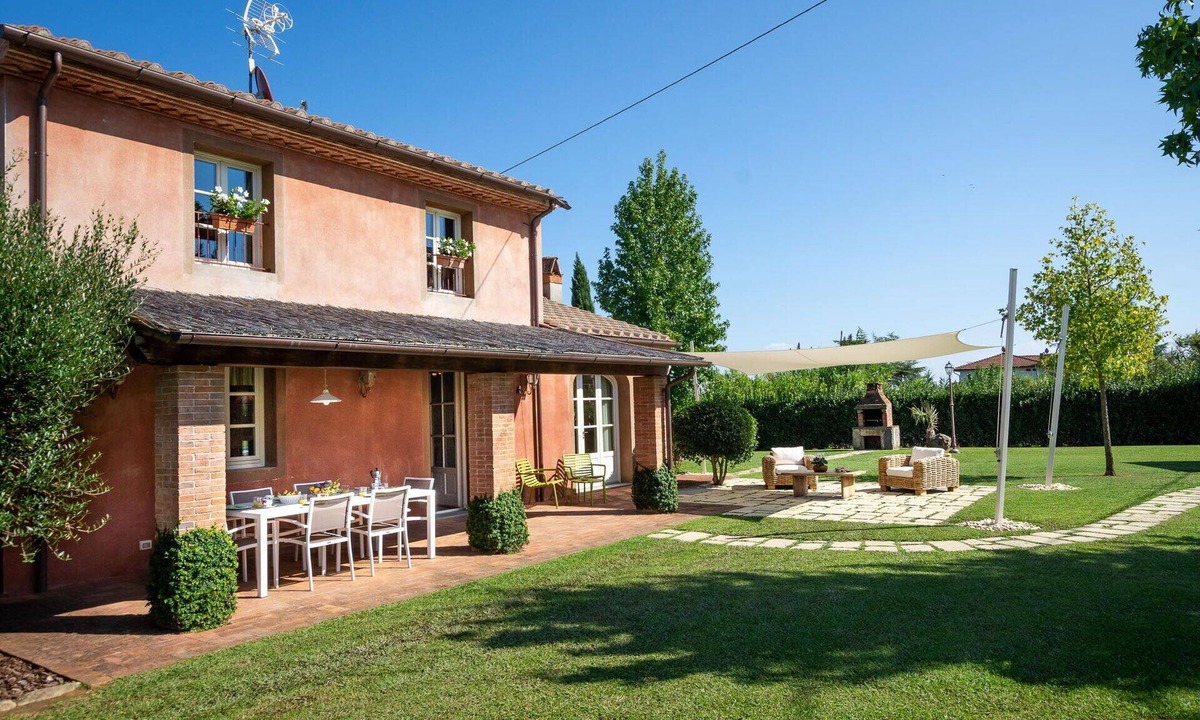 Colle di Compito Villa | Wonderful private villa for 4 guests with WIFI, private pool, A/C, TV and veranda, close to Lucca