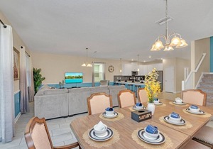 Dazzling 8BR Villa w Pool/Spa Near Disney