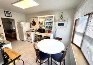 TOO QUTE! BEACH COTTAGE: NORTH BEACH! 4 BEDROOMS! 2.5 BATHS!