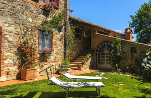 Contignano Villa | 300 m² Villa ∙ 10 bedrooms ∙ 21 guests