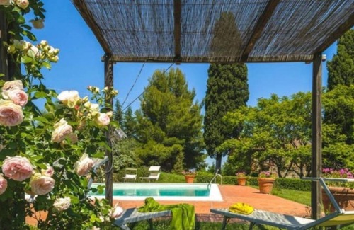 Contignano Villa | 300 m² Villa ∙ 10 bedrooms ∙ 21 guests