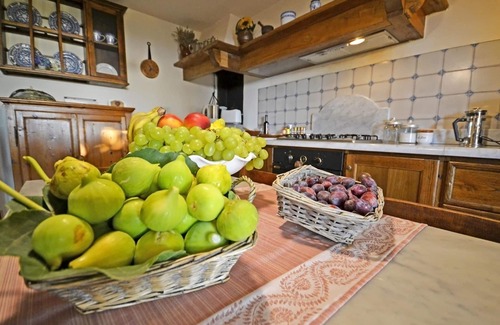 Cortona Villa | Beautiful private villa for 12 guests with private pool, WIFI, TV, patio and panoramic view