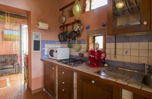 Laterina Villa | Stunning private villa for 4 people with WIFI, pool, TV, patio and pets allowed, close to Arezzo