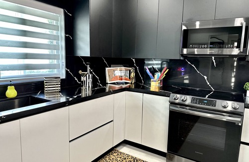 Harbour Inlet House | 15 min to fl Lauderdale airport, 8 min walking distance to beach, walk to Pier66