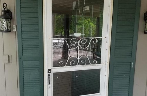 Mayfield House | 2Lakes 6BR 3BA Hot Tub Close to Traverse City Pontoon and Kayaks available