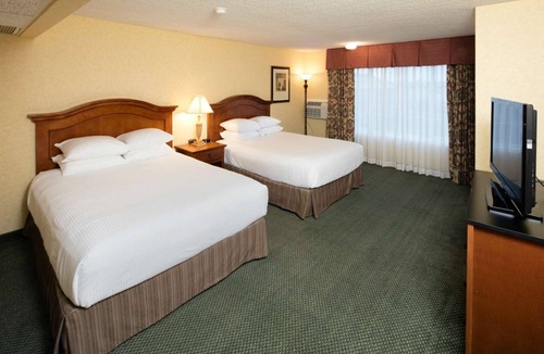 Downtown Hotel | 3 Bright Rooms with 2 Queen Beds Perfectly Suited for Travelers Exploring CA