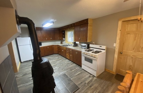 Ewen Cabin | ADVENTURES IN THE WOODS CLOSE TO THE TRAIL