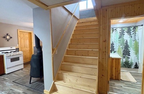 Ewen Cabin | ADVENTURES IN THE WOODS CLOSE TO THE TRAIL