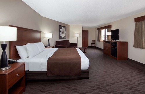 Ironwood Hotel | AmericInn by Wyndham Ironwood