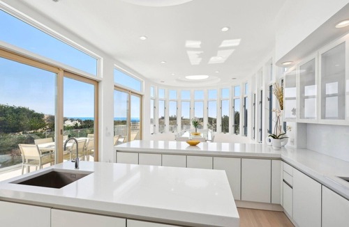 Amagansett House | An awe-inspiring 8,000 SF custom oceanfront mansion retreat on two.