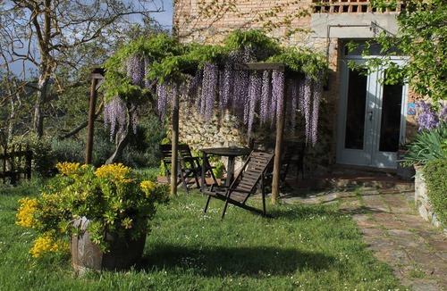 San Pietro in Bossolo Apartment | Apartment 'LEGNAIA' at IL BACIO Farmhouse