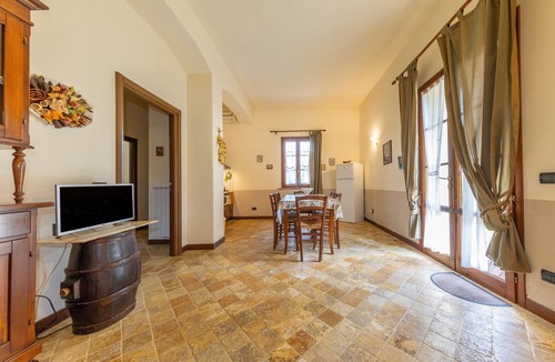 Chianni Apartment | Apartment 'Agriturismo Chianni - Trilocale 4' with Pool, Private Terrace and Wi-Fi