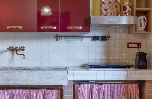 Colle di Val d'Elsa Apartment | Apartment 'Casa Parco Dell'Elsa' with Wi-Fi and Air Conditioning