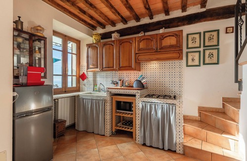 Strettoia Apartment | Apartment 'Seaview House' with Shared Garden and Wi-Fi