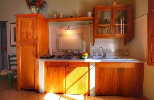 Vergelle House | Attractive Farmhouse in Montalcino with Terrace