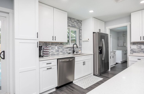 South Gate Ridge House | Backyard Oasis W/Heated Pool, Bar, TV Just Mins to the Beach